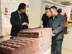 参观接待|鄂尔多斯市人社局领导莅临荣朝参观调研